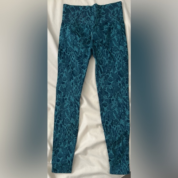 Gymshark Adapt Animal Legging Small - Picture 3 of 3